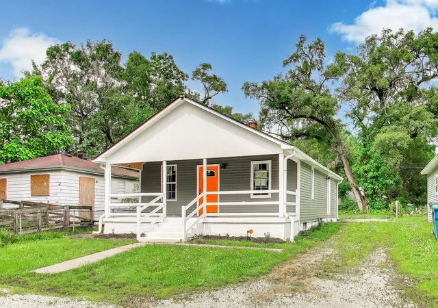 2nd image of 3242 Collier St, Indianapolis, IN 46221 | MLS# 22103223