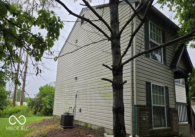 3rd image of 3759 Black Locust Dr, Indianapolis, IN 46235 | MLS# 22103250