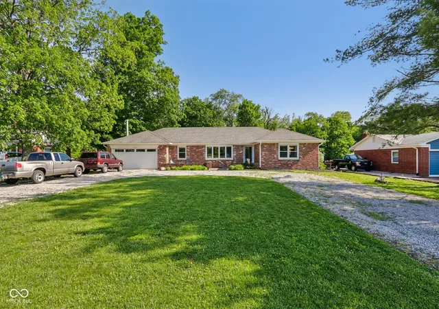 Homes for sale in Clayton, IN | 3826 E County Road 700 S, Clayton, IN 46118 | MLS# 22103283