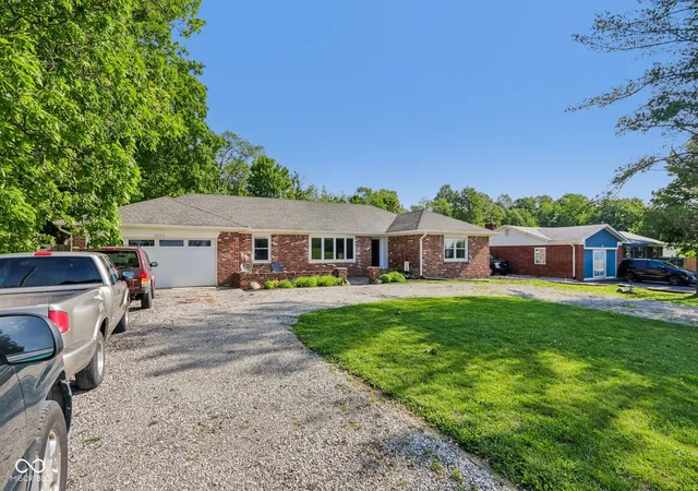 Homes for sale in Clayton, IN | 3826 E County Road 700 S, Clayton, IN 46118 | MLS# 22103283