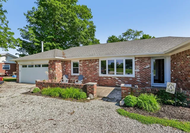Homes for sale in Clayton, IN | 3826 E County Road 700 S, Clayton, IN 46118 | MLS# 22103283
