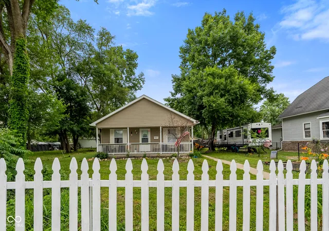 3rd image of 300 E Washington St, Mooresville, IN 46158 | MLS# 22103300