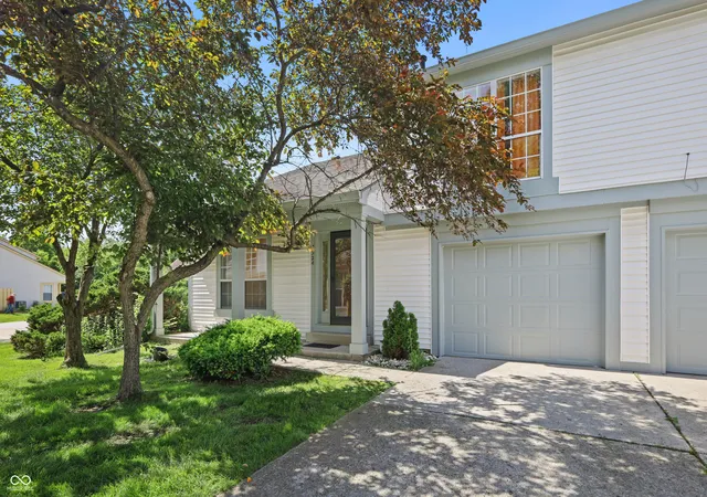 1st image of 2524 Chaseway Ct, Indianapolis, IN 46268 | MLS# 22103337