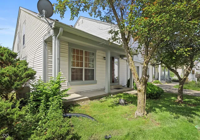 3rd image of 2524 Chaseway Ct, Indianapolis, IN 46268 | MLS# 22103337