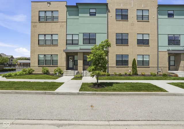 Photo 3 of Sale Pending at 12956 Petigru Dr, Carmel, IN 46032 | MLS# 22103401 | Listing updated on 2026-08-25