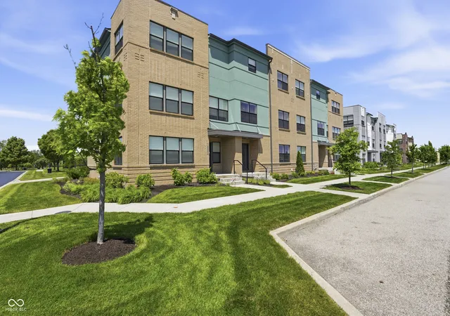 Photo 3 of Sale Pending at 12956 Petigru Dr, Carmel, IN 46032 | MLS# 22103401 | Listing updated on 2026-08-25