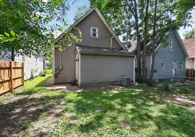 15th image of 1810 S Talbott St, Indianapolis, IN 46225 | MLS# 22103427