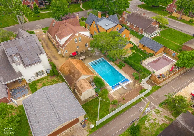 63rd image of 2316 Lafayette Ave, Columbus, IN 47201 | MLS# 22103435