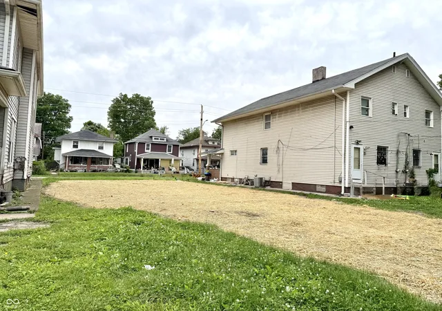 Photo 3 of Sale Pending at 3509 3511 N Illinois St, Indianapolis, IN 46208 | MLS# 22103516 | Listing updated on 2026-08-15