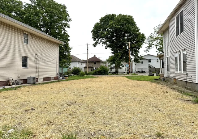 Photo 3 of Sale Pending at 3509-3511 N Illinois St, Indianapolis, IN 46208 | MLS# 22103516 | Listing updated on 2026-08-15