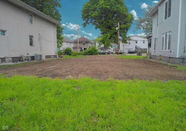 Photo 1 of Sale Pending at 3509 3511 N Illinois St, Indianapolis, IN 46208 | MLS# 22103516 | Listing updated on 2026-08-15
