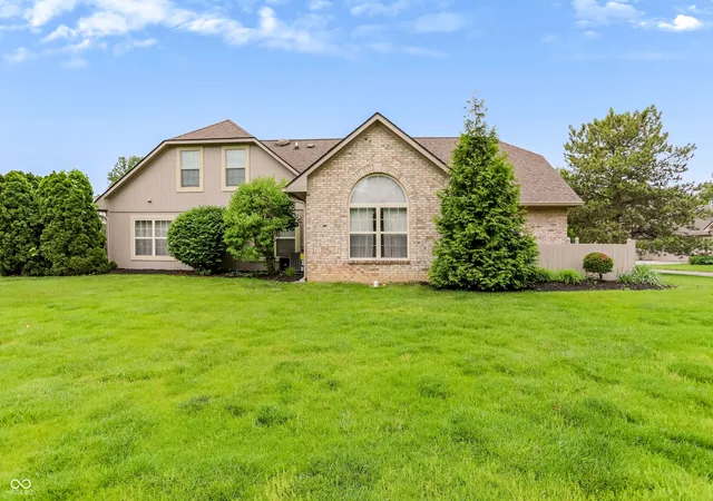 Homes for sale in Indianapolis, IN | 4726 Bridgefield Dr, Indianapolis, IN 46254 | MLS# 22103520