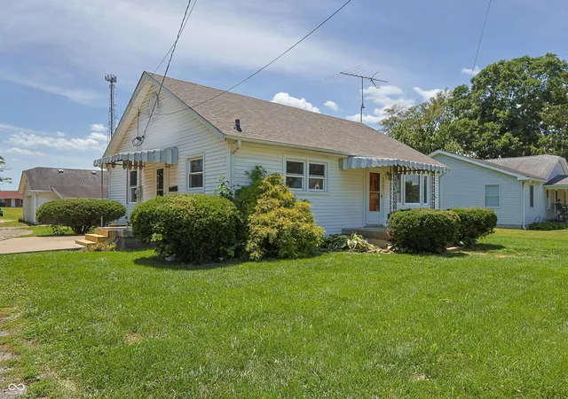 1st image of 2341 Indiana Ave, Columbus, IN 47201 | MLS# 22103525