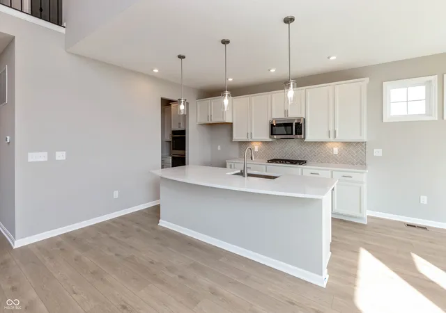 Photo 4 of Single family home for sale at 739 Firefly Ln, Greenfield, IN 46140 | MLS# 22103548 | Listing updated on 2026-10-14