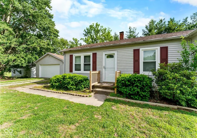 Homes for sale in Seymour, IN | 10977 E County Road 1025 N, Seymour, IN 47274 | MLS# 22103552