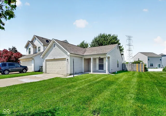 Homes for sale in Indianapolis, IN | 5110 Grand Tetons Dr, Indianapolis, IN 46237 | MLS# 22103566