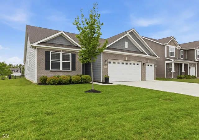 Homes for sale in Pendleton, IN | 275 Carrick Glen Blvd, Pendleton, IN 46064 | MLS# 22103579