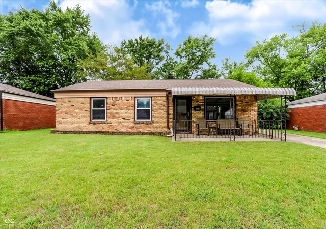 Photo 1 of Sale Pending at 2708 Aurie Dr, Indianapolis, IN 46219 | MLS# 22103594 | Listing updated on 2026-09-26