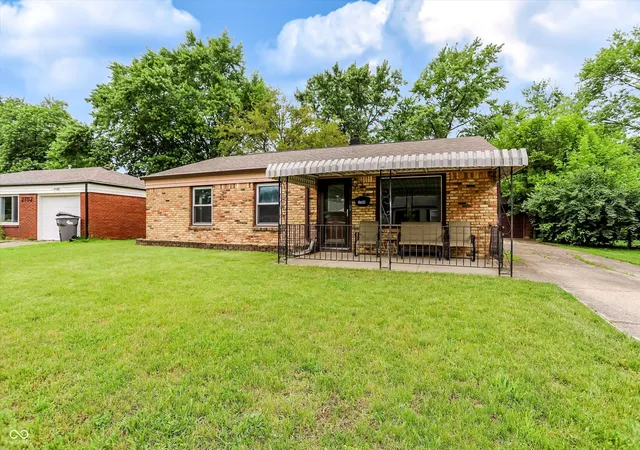 Photo 2 of Sale Pending at 2708 Aurie Dr, Indianapolis, IN 46219 | MLS# 22103594 | Listing updated on 2026-09-26
