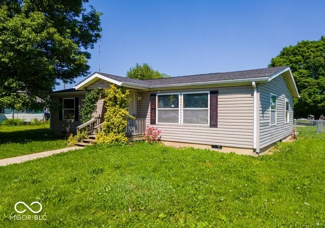 1st image of 503 S 1st St, Van Buren, IN 46991 | MLS# 22103600
