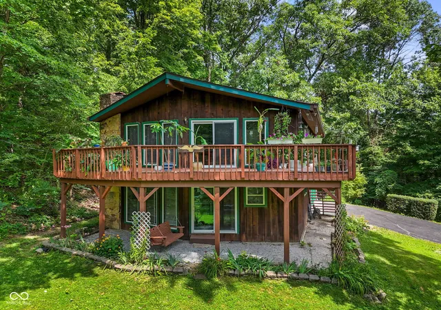 Photo 2 of Sale Pending at 3731 E Rembrandt Dr, Martinsville, IN 46151 | MLS# 22103672 | Listing updated on 2026-08-11