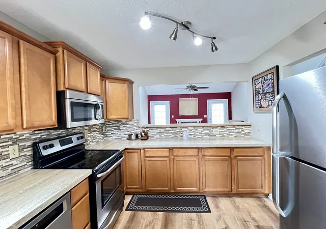 3rd image of 1204 Worcester Wy, Greenfield, IN 46140 | MLS# 22103701