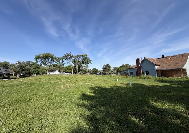 1st image of 327 S Madison Ave, Anderson, IN 46016 | MLS# 22103733