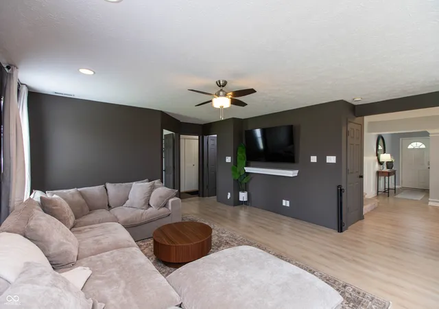 5th image of 11654 Eldridge Dr, Indianapolis, IN 46235 | MLS# 22103736