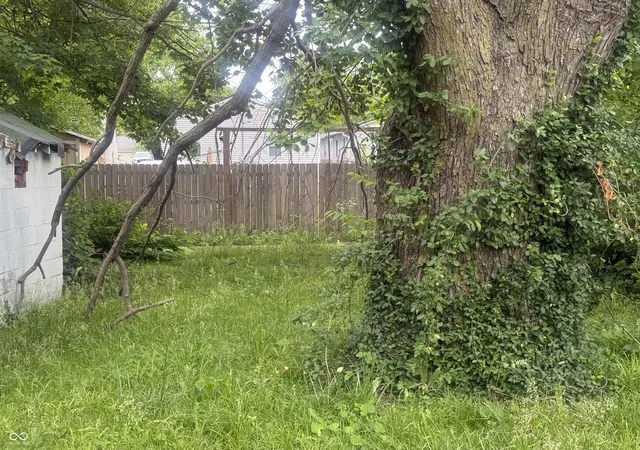 Photo 4 of Single family home for sale at 2621 N Tacoma Ave, Indianapolis, IN 46218 | MLS# 22103789 | Listing updated on 2026-06-08