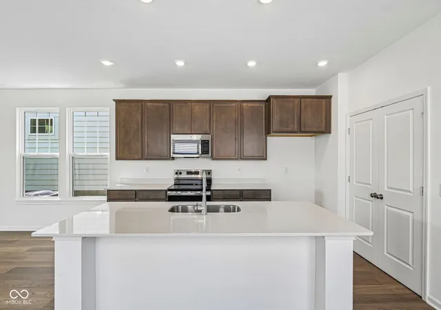 Photo 4 of Sale Pending at 7433 Peristyle Ln, Mc Cordsville, IN 46055 | MLS# 22103820 | Listing updated on 2026-08-08