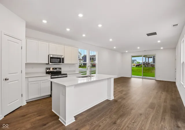 Photo 2 of Single family home for sale at 5577 Arcade Blvd, Mc Cordsville, IN 46055 | MLS# 22103834 | Listing updated on 2026-08-27