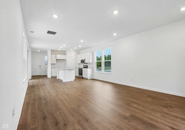 Photo 2 of Single family home for sale at 5577 Arcade Blvd, Mc Cordsville, IN 46055 | MLS# 22103834 | Listing updated on 2026-08-27