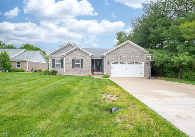 Homes for sale in Coatesville, IN | 249 Patriots Lndg, Coatesville, IN 46128 | MLS# 22103858