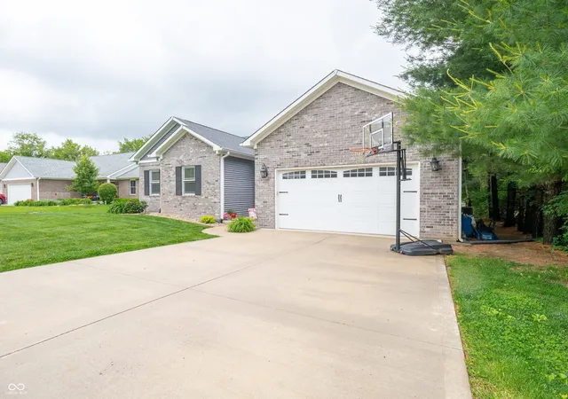 Homes for sale in Coatesville, IN | 249 Patriots Lndg, Coatesville, IN 46128 | MLS# 22103858