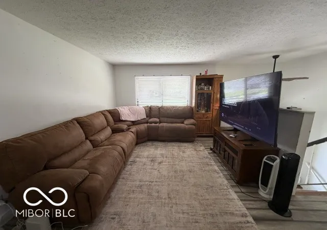 3rd image of 971 Rolling Hill Rd, Greenwood, IN 46142 | MLS# 22103869