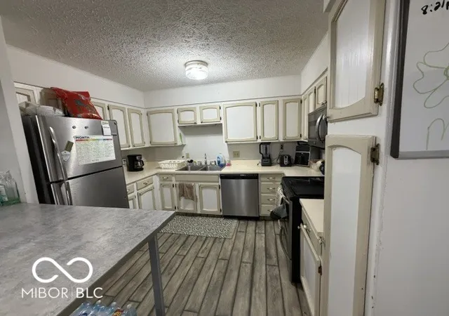 5th image of 971 Rolling Hill Rd, Greenwood, IN 46142 | MLS# 22103869