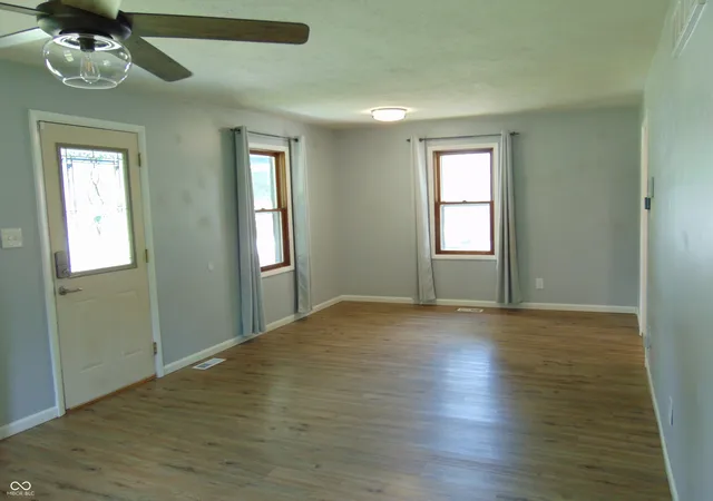 Photo 3 of Single family home for sale at 5109 S Edgehill St, Indianapolis, IN 46221 | MLS# 22103884 | Listing updated on 2026-09-02