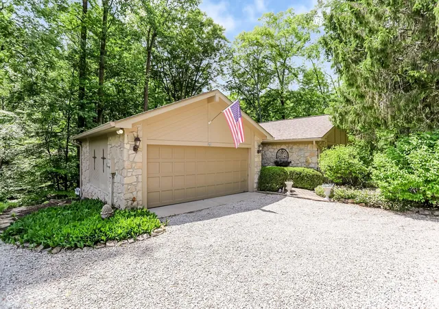 Homes for sale in Trafalgar, IN | 7592 S Poplar Point Dr, Trafalgar, IN 46181 | MLS# 22103898