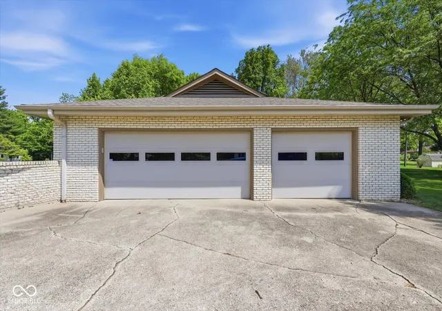 Homes for sale in Shelbyville, IN | 670 Brent Woods Dr, Shelbyville, IN 46176 | MLS# 22103899