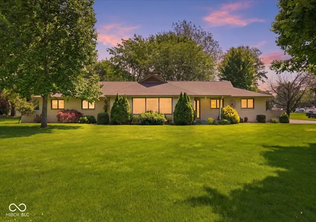 Photo 3 of Sale Pending at 670 Brent Woods Dr, Shelbyville, IN 46176 | MLS# 22103899 | Listing updated on 2026-09-24