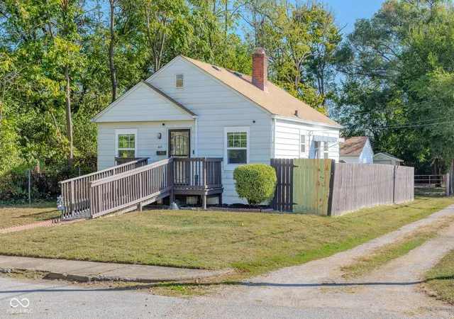 2nd image of 825 Kappes St, Indianapolis, IN 46221 | MLS# 22103907