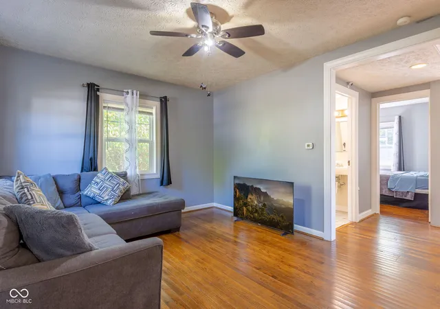 4th image of 825 Kappes St, Indianapolis, IN 46221 | MLS# 22103907