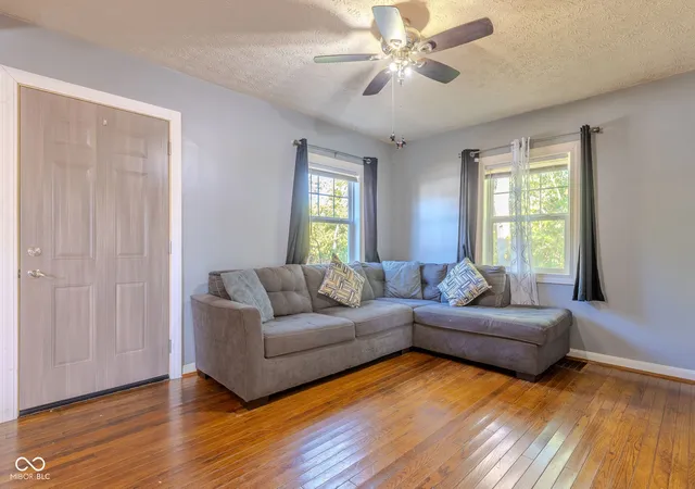 5th image of 825 Kappes St, Indianapolis, IN 46221 | MLS# 22103907