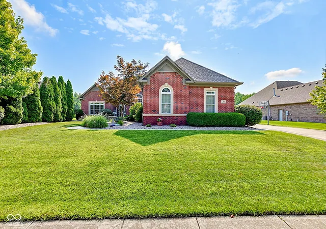 2nd image of 7413 Misty Woods Ln, Indianapolis, IN 46237 | MLS# 22103924
