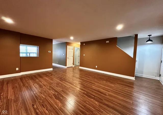 Photo 4 of Townhouse for sale at 3037 Armory Dr, Indianapolis, IN 46208 | MLS# 22103938 | Listing updated on 2026-08-30