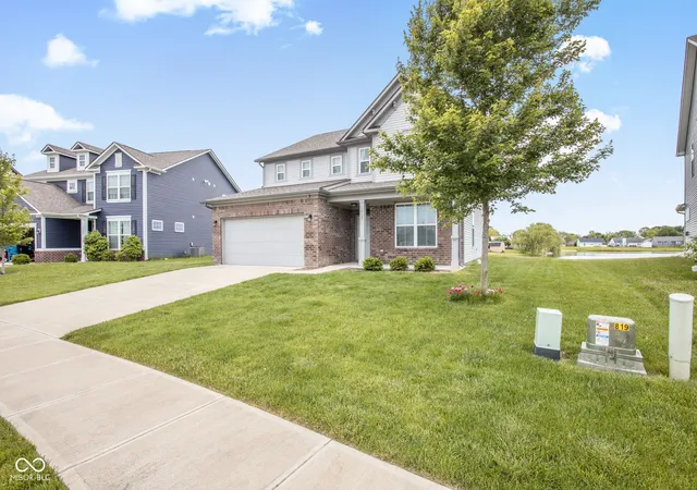 Homes for sale in Greenfield, IN | 1417 Boots Trl, Greenfield, IN 46140 | MLS# 22103939