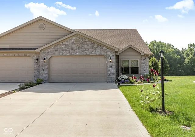 1st image of 108 St Andrews Ct, Hartford City, IN 47348 | MLS# 22103990