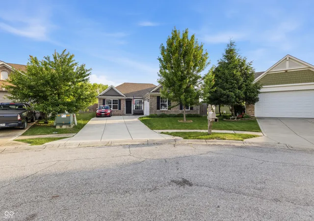 Homes for sale in Indianapolis, IN | 8717 Fielding Ln, Indianapolis, IN 46239 | MLS# 22104068