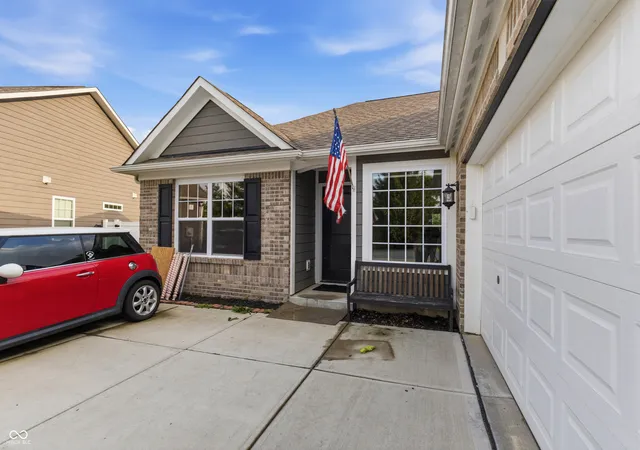 Homes for sale in Indianapolis, IN | 8717 Fielding Ln, Indianapolis, IN 46239 | MLS# 22104068