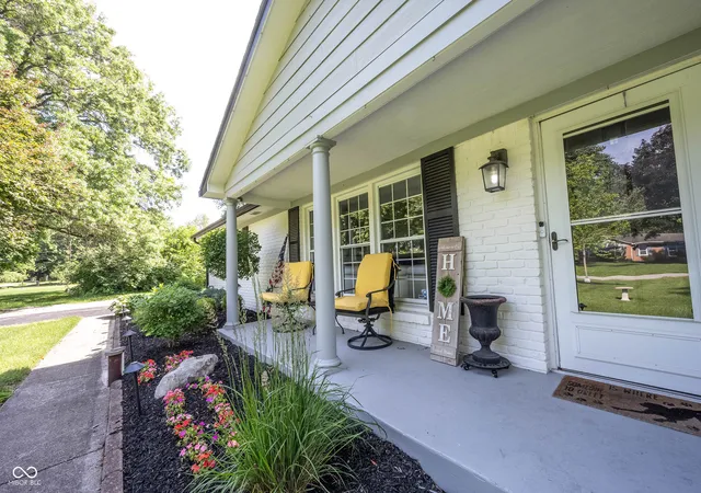 4th image of 5349 Seneca Dr, Indianapolis, IN 46220 | MLS# 22104075
